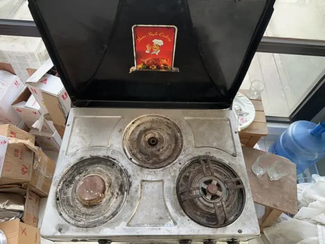 National Oven Plus Stove – All Parts in Fully Working Condition.