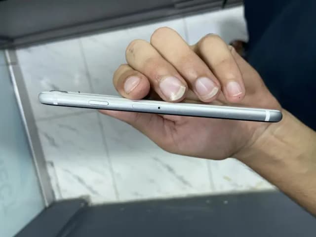 Apple iPhone SE 2020