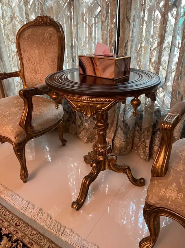 Luxury Antique Round Wooden Table with 2 Royal Carved Chairs
