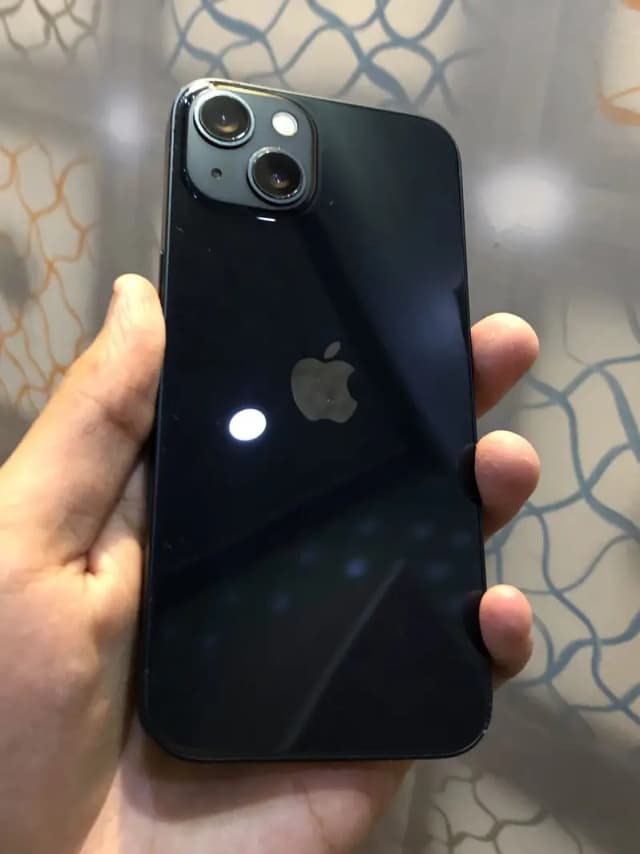 Apple iPhone 13