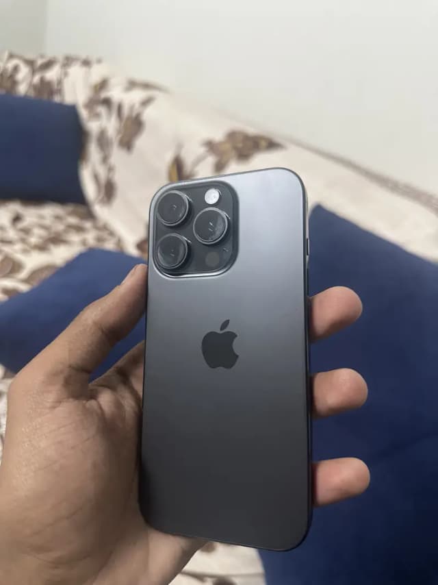 Apple iPhone 16 Pro jv
