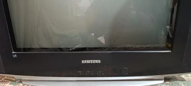 Samsung 21 Inch TV . . .