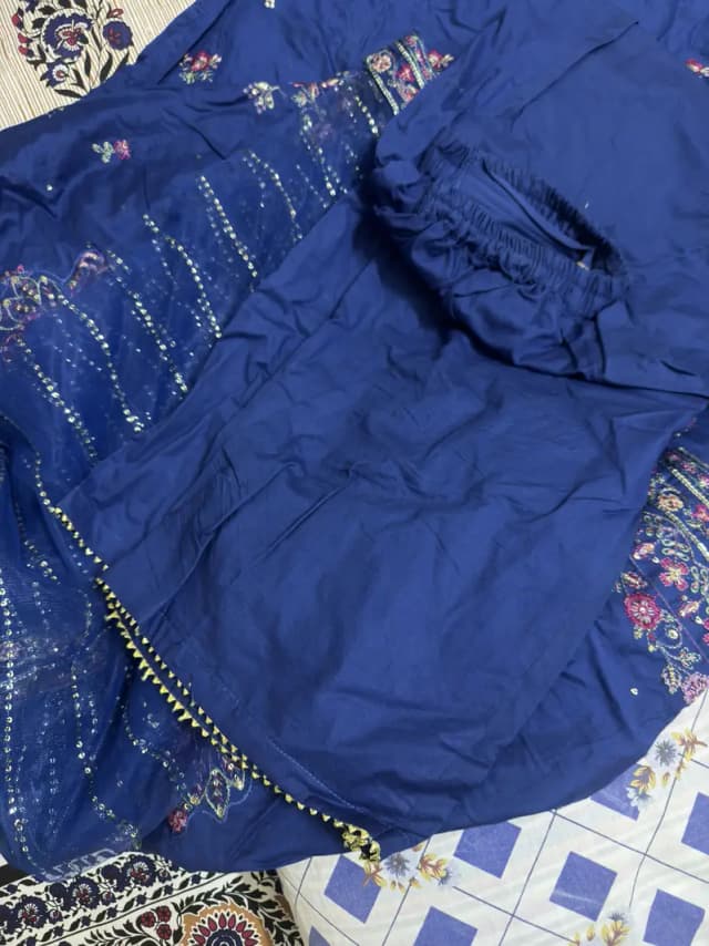 Batiq wore once , 10/10 condition