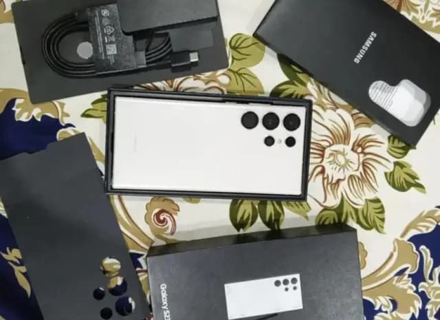 Samsung Mobile S23 Ultra pta approved with box