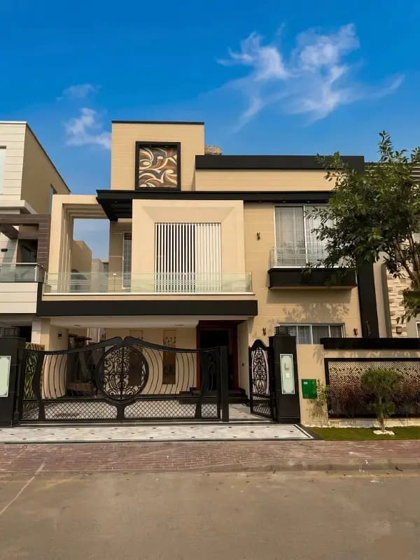 10 Marla Brand New Luxury House Available For Sale In Bahria Town Lahore.