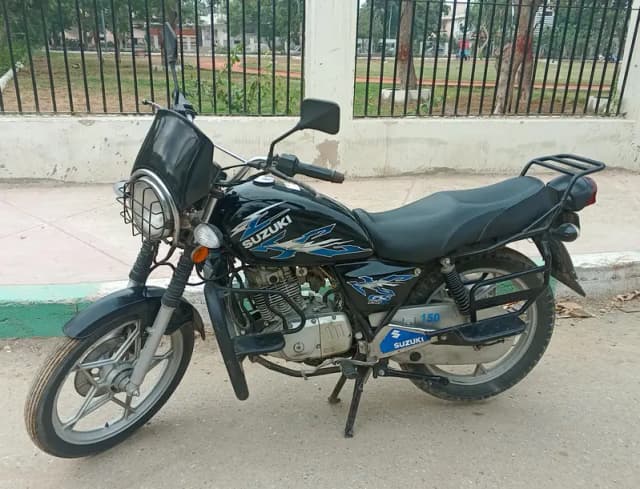 Suzuki gs 150 SE