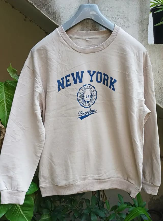 Branded Sweatshirts / Jackets / Zippers and Other Garments.