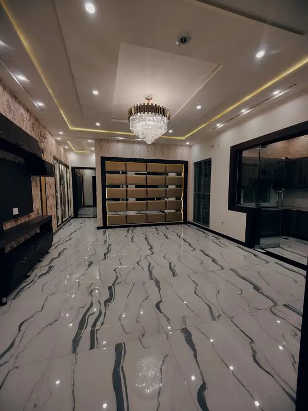 10 Marla Double Story House For Sale In LDA Avenue Block M Lahore | 5 Bed | Double Unit | Prime Location