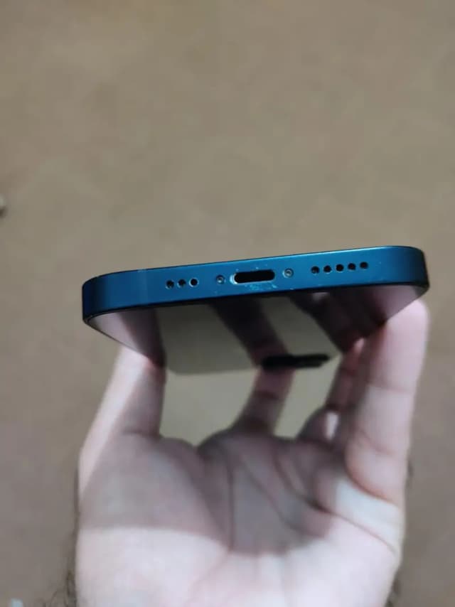 Apple iPhone 13