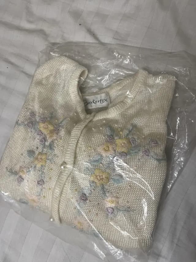 Brand New Og BerKertex Off White Sweater
