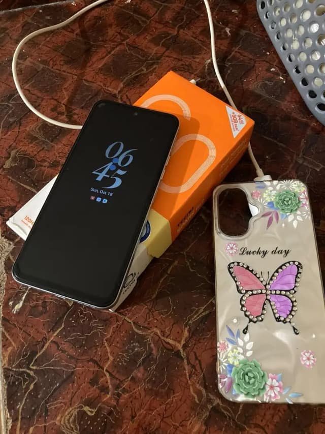Tecno spark go 2 for sale 8GB 64 GB all okay family use