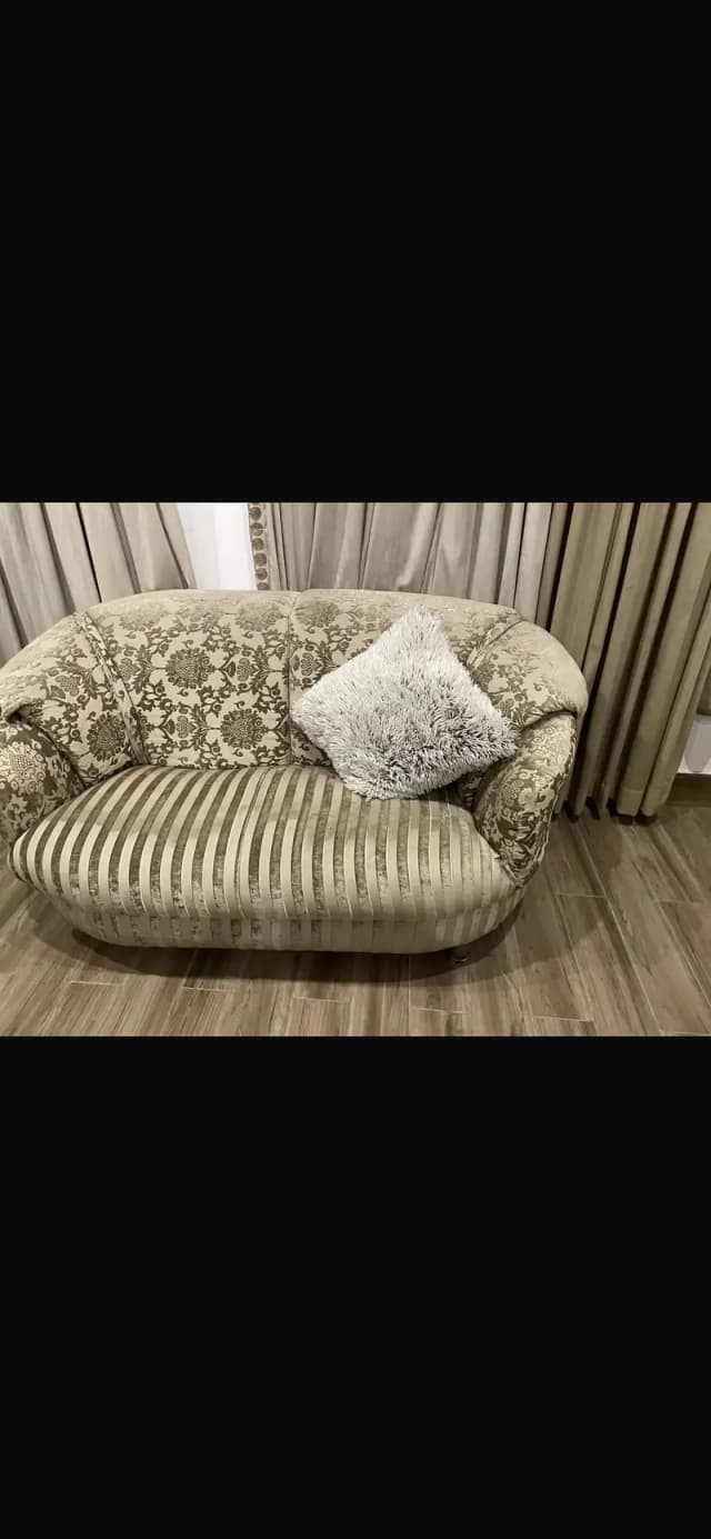 8 seater sofa set in a good condition