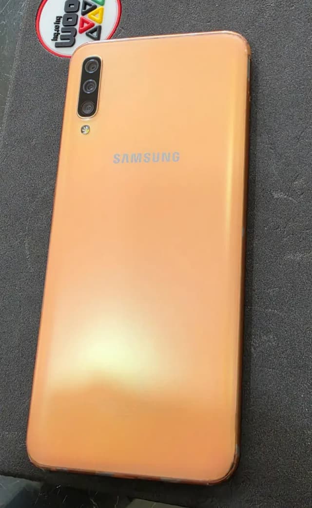 Samsung Mobile A70