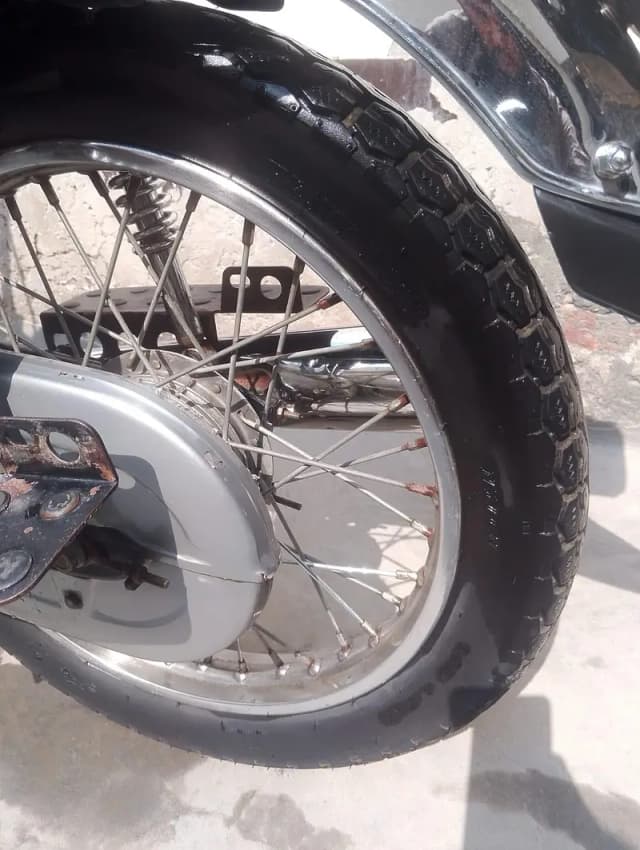 Honda 125 black