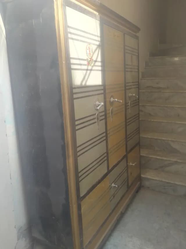 Almari for sell