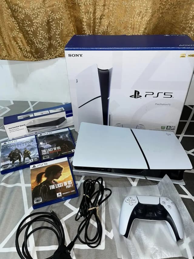 Ps5 pro with box Disk edition 1tb  Condition:1 months used 10/10
