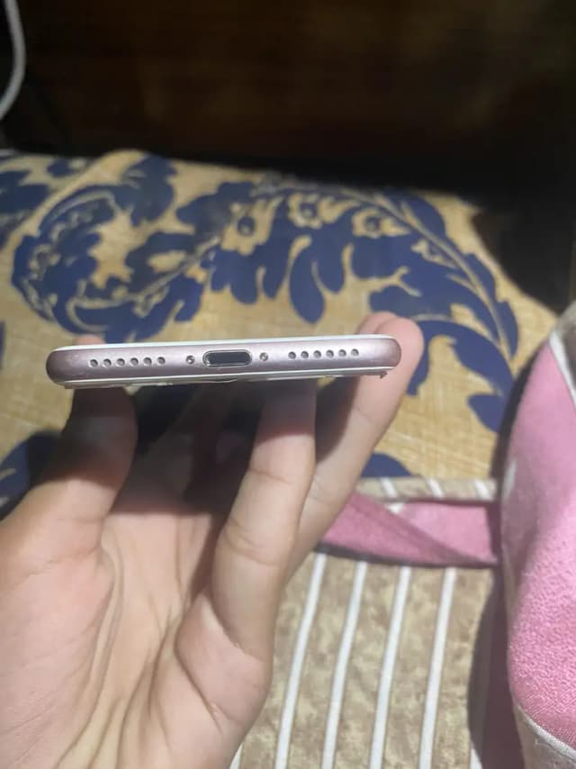 Apple iPhone 7