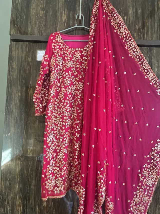 beautiful dress new medium size