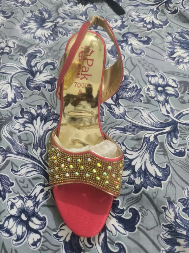 Bridel heel
