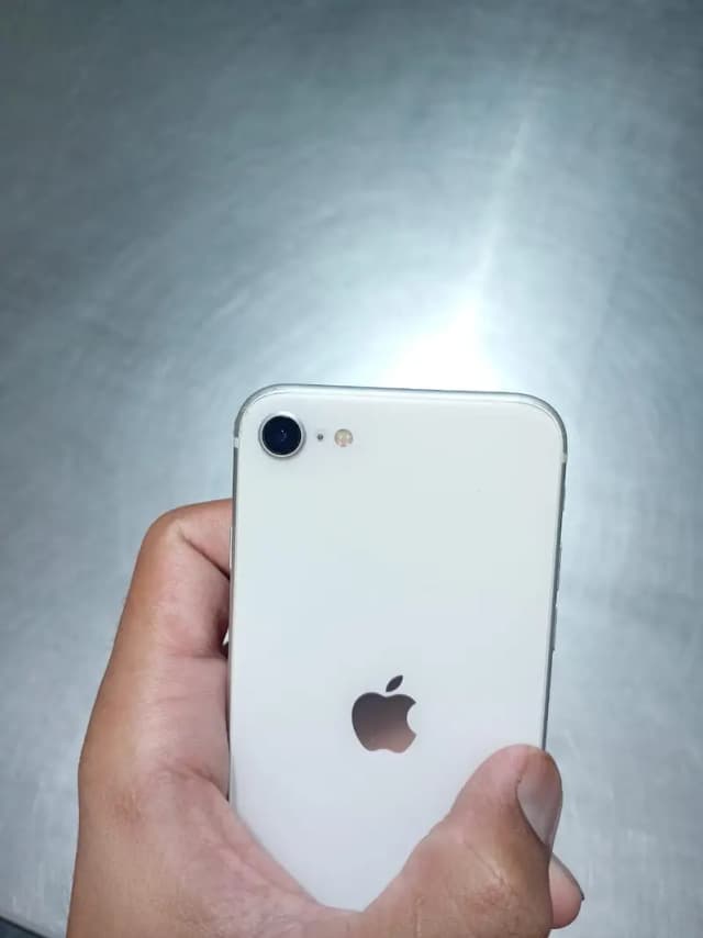 Apple iPhone SE202