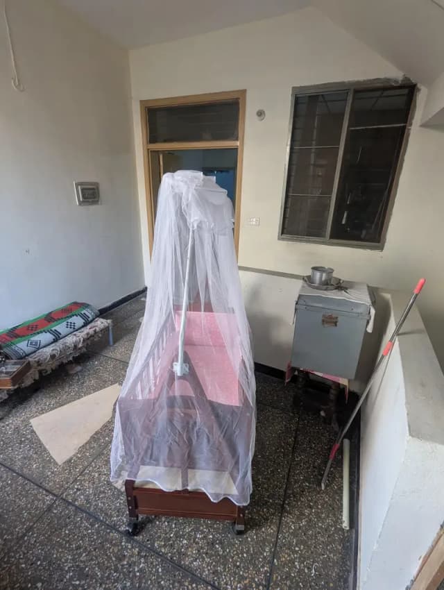 Baby cart for sleeping and playing