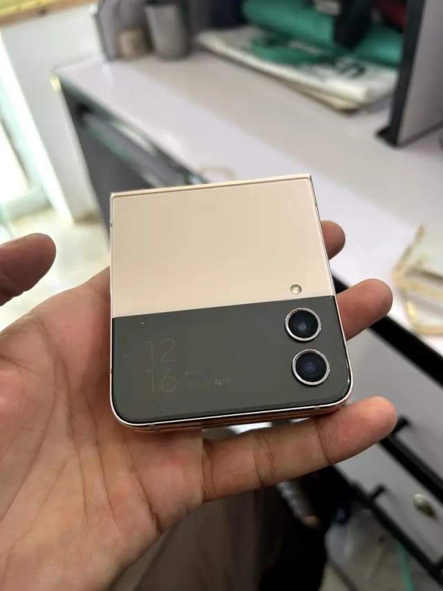 Samsung Mobile Z Flip 4