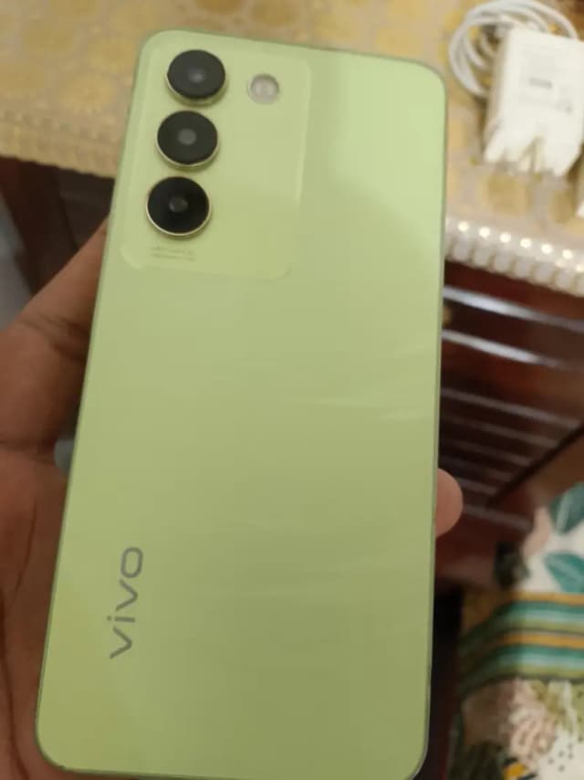 Vivo y100 8+8/256