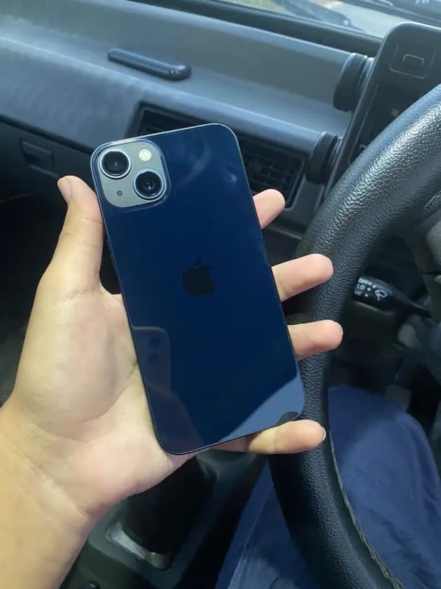 Apple iPhone 13