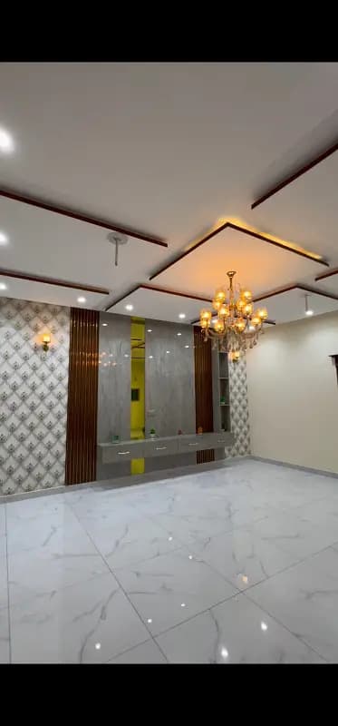 Prime Location 10 Marla New House For Sale