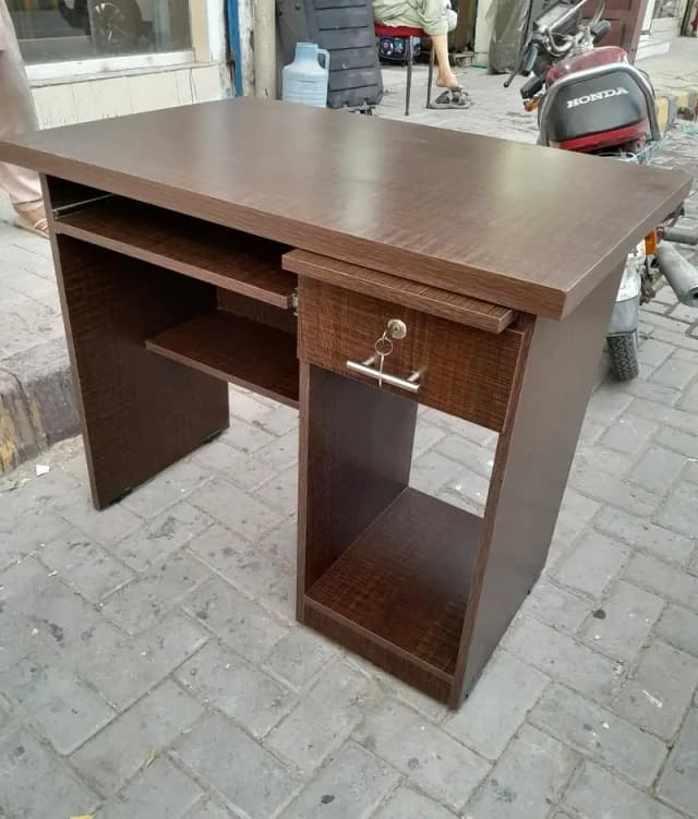 Computer table/Office table/laptop table/Study table/table/Counter