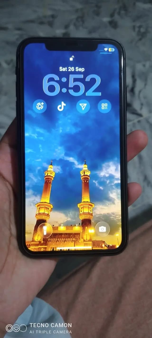 Apple iPhone 11