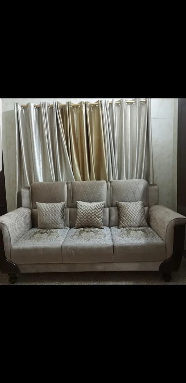 beautiful sofa for sale   condition: excellent, seating capacity: 7 se