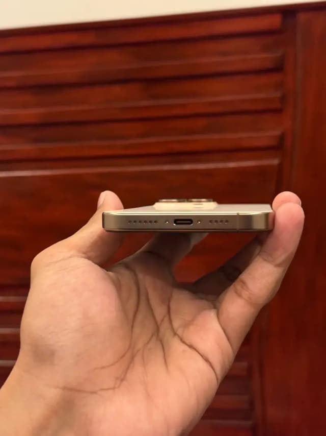 Apple iPhone 16 Pro Max  ( Jv )