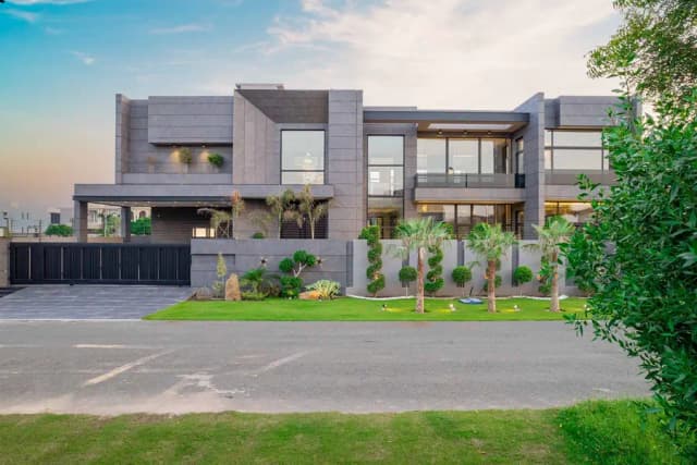 ANW REAL ESTATE PROUDLY OFFERS: 2 KANAL ELEGANT AND FULLY MAINTAINED SUPER HOT LOCATED BUNGALOW IS AVAILABLE IN THE BEST BLOCK OF DHA PHASE 7 - LAHORE.