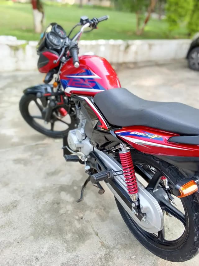 honda cb125F