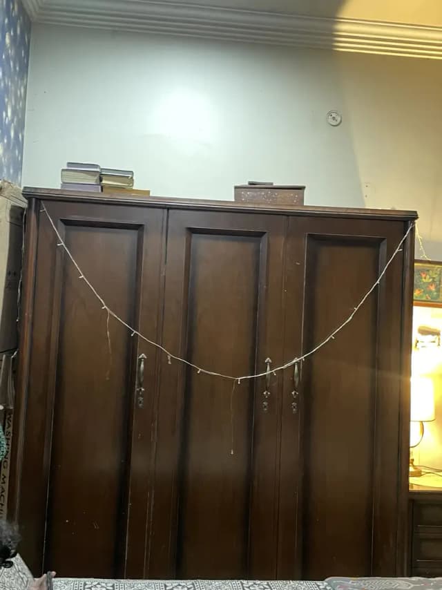 Wooden cubboard 3 door