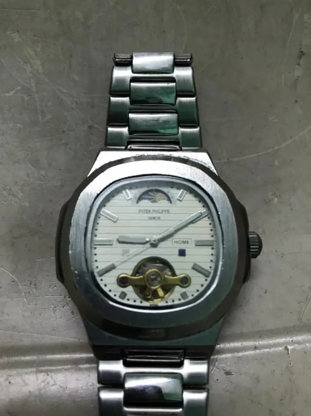 Good Decent Automatic Men watch