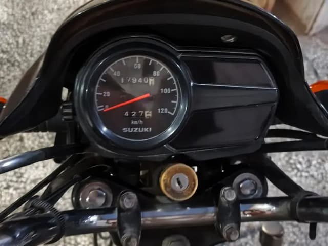 Suzuki gd110s 10 by 10 condition urgent sale black colour bike