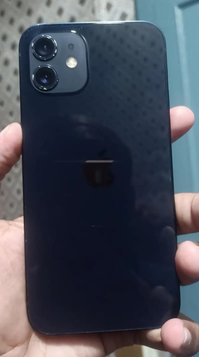 Apple iPhone 12
