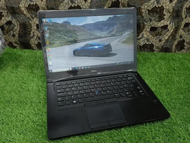 Dell Latitude 5490 ( i5 8th 8GB 256GB 14 inch HD )