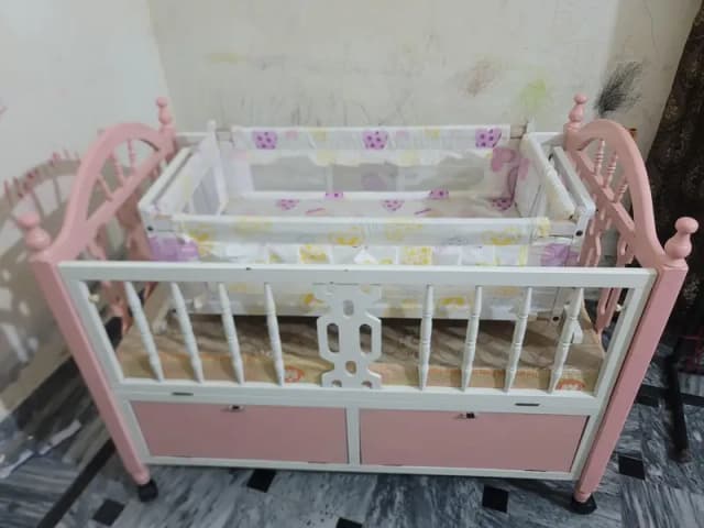 4in1 Baby Bed and Swing cart with Mattress