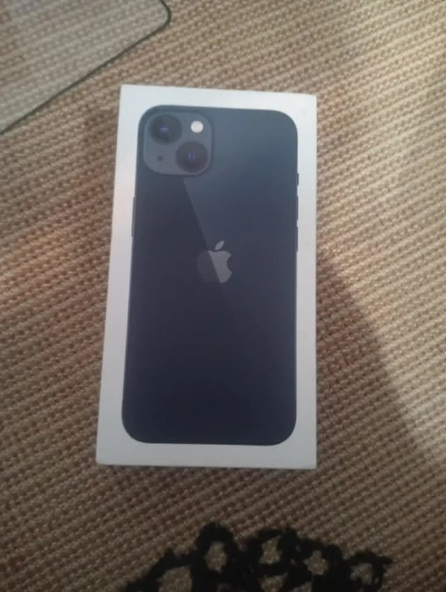 Apple iPhone 13