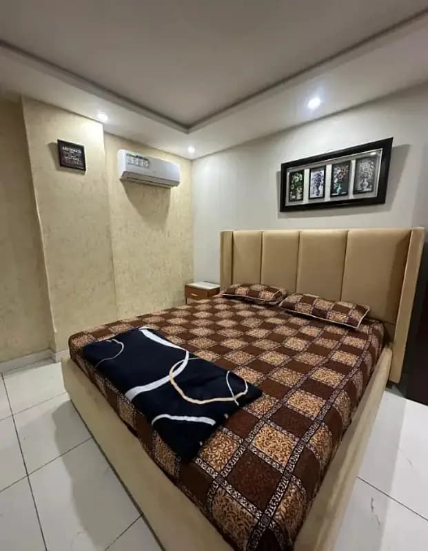 1 bedroom apartment available par day Empire Heights 2 phase 6