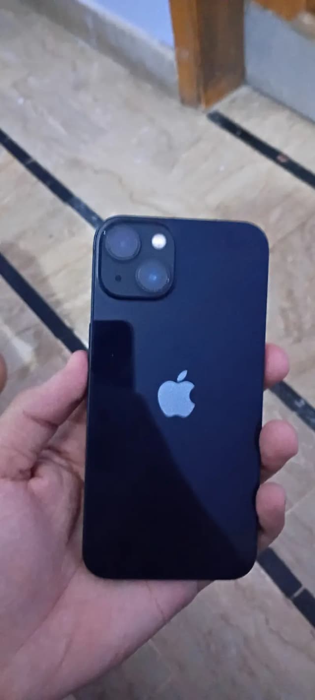 Apple iPhone 13