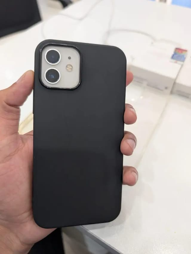 Apple iPhone 12