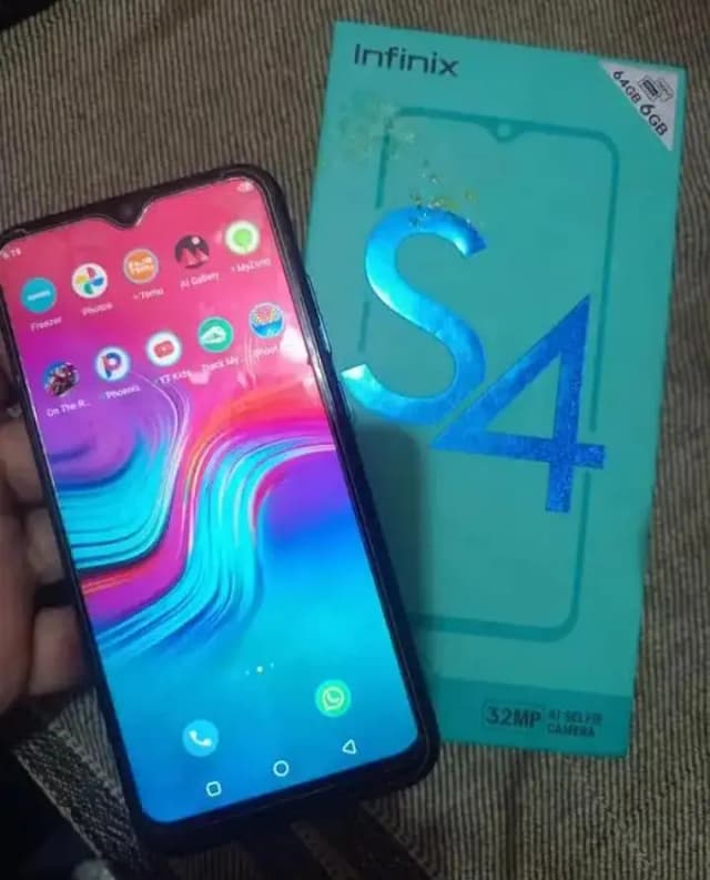 Infinix S4 good battery 6/64 fast phone