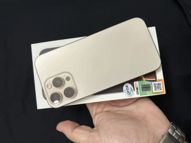 Apple iPhone 16 Pro Max